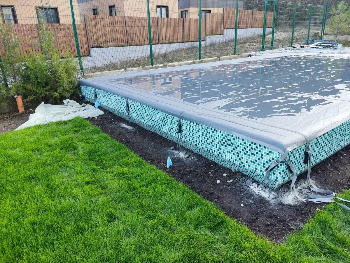 Батутное покрывало на бассейне в Ноябрьске